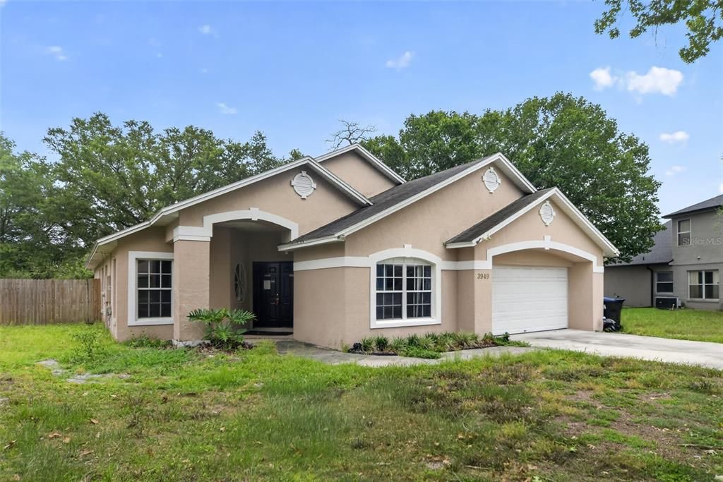 For Sale: $399,900 (4 beds, 2 baths, 1979 Square Feet)