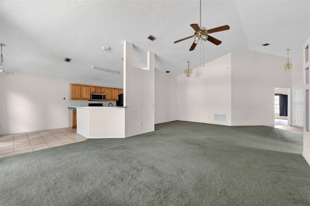 For Sale: $399,900 (4 beds, 2 baths, 1979 Square Feet)