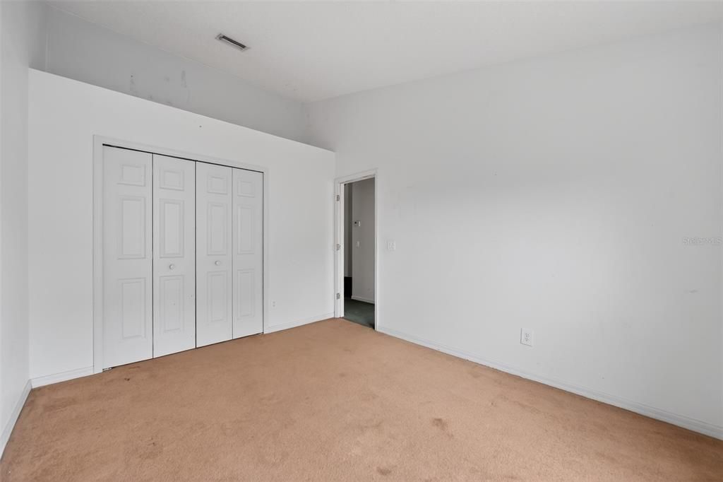 For Sale: $399,900 (4 beds, 2 baths, 1979 Square Feet)
