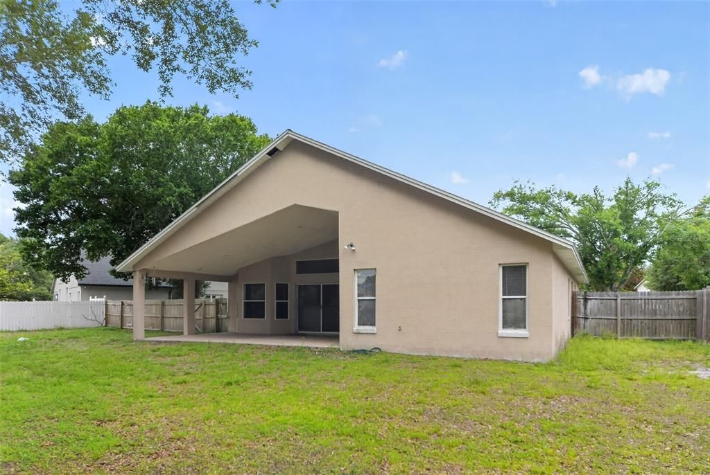 For Sale: $399,900 (4 beds, 2 baths, 1979 Square Feet)