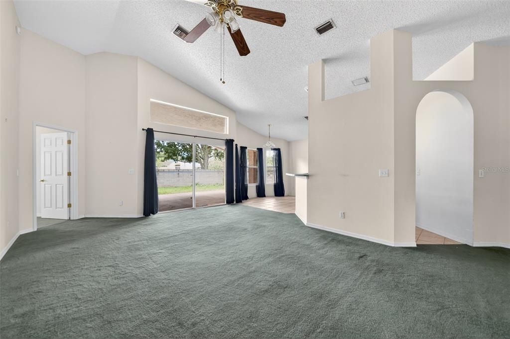 For Sale: $399,900 (4 beds, 2 baths, 1979 Square Feet)
