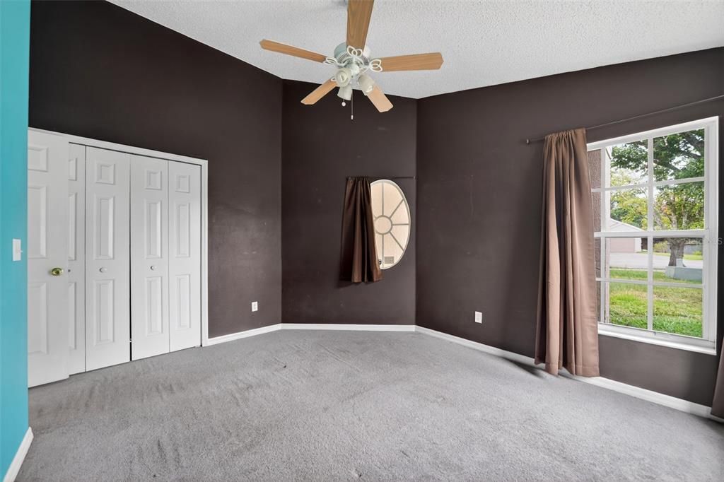 For Sale: $399,900 (4 beds, 2 baths, 1979 Square Feet)