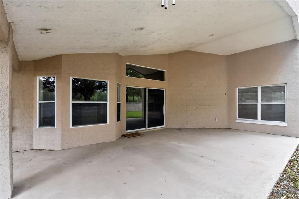 For Sale: $399,900 (4 beds, 2 baths, 1979 Square Feet)