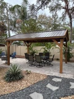 For Rent: $6,800 (2 beds, 2 baths, 1064 Square Feet)