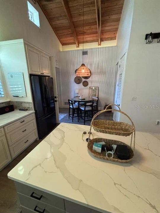 For Rent: $6,800 (2 beds, 2 baths, 1064 Square Feet)