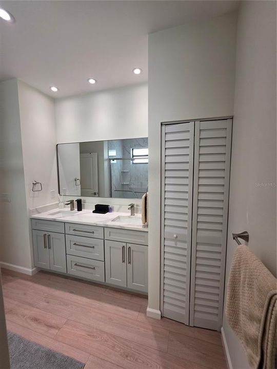For Sale: $397,000 (3 beds, 2 baths, 1703 Square Feet)