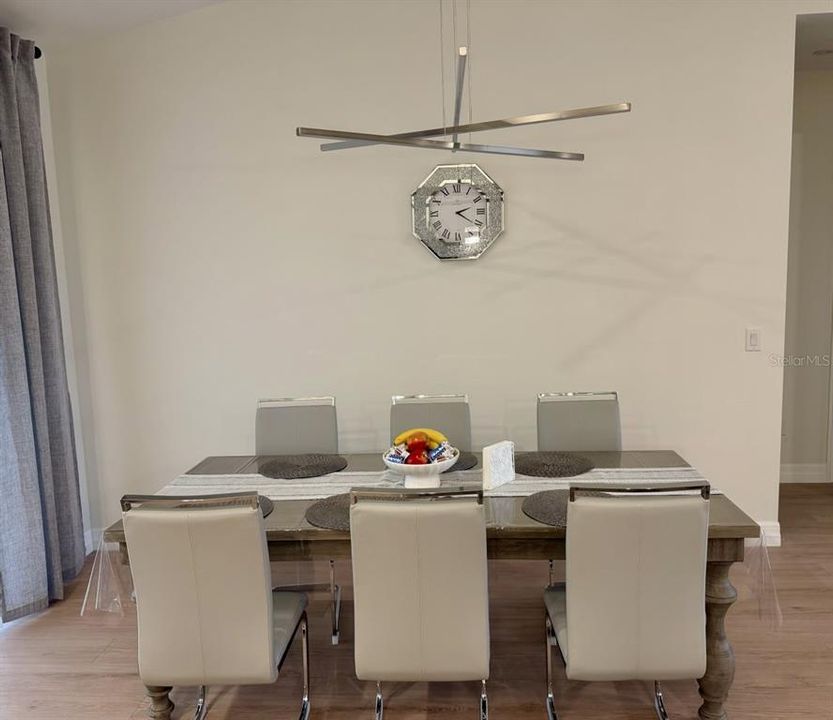 For Sale: $397,000 (3 beds, 2 baths, 1703 Square Feet)