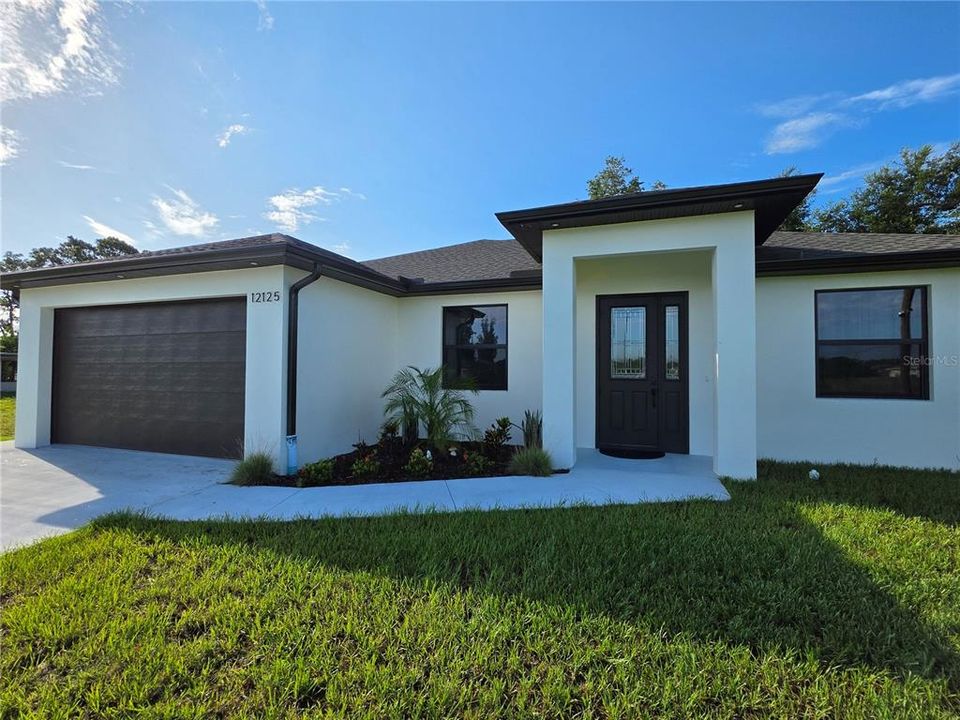 For Sale: $397,000 (3 beds, 2 baths, 1703 Square Feet)