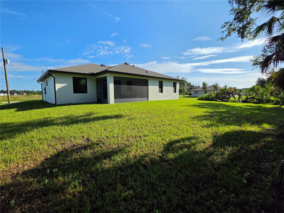 For Sale: $397,000 (3 beds, 2 baths, 1703 Square Feet)