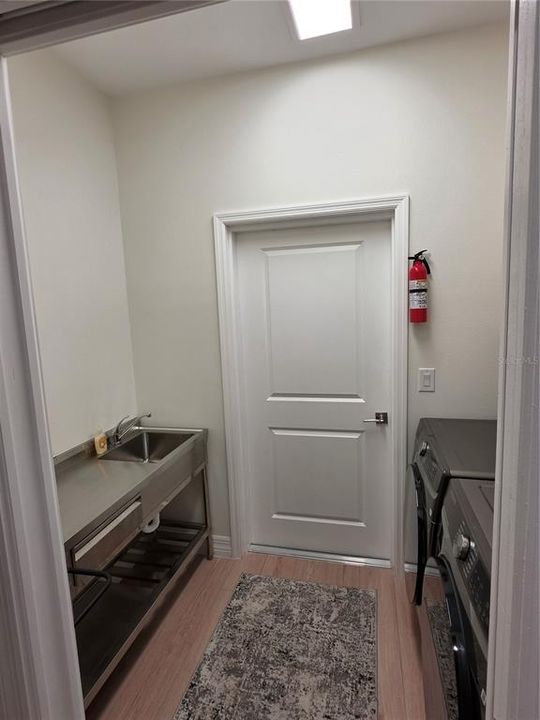 For Sale: $397,000 (3 beds, 2 baths, 1703 Square Feet)