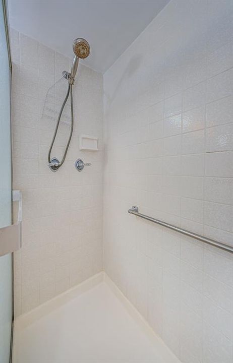 For Rent: $2,995 (2 beds, 2 baths, 1085 Square Feet)