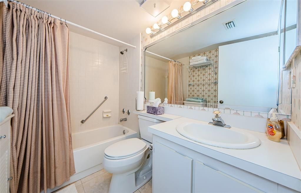 For Rent: $2,995 (2 beds, 2 baths, 1085 Square Feet)