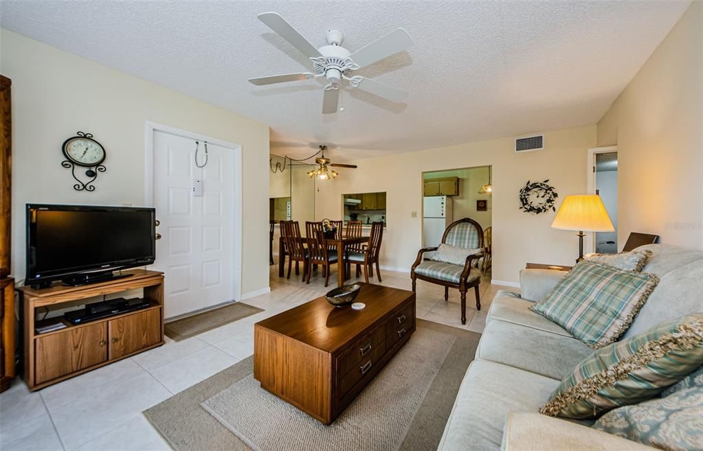 For Rent: $2,995 (2 beds, 2 baths, 1085 Square Feet)