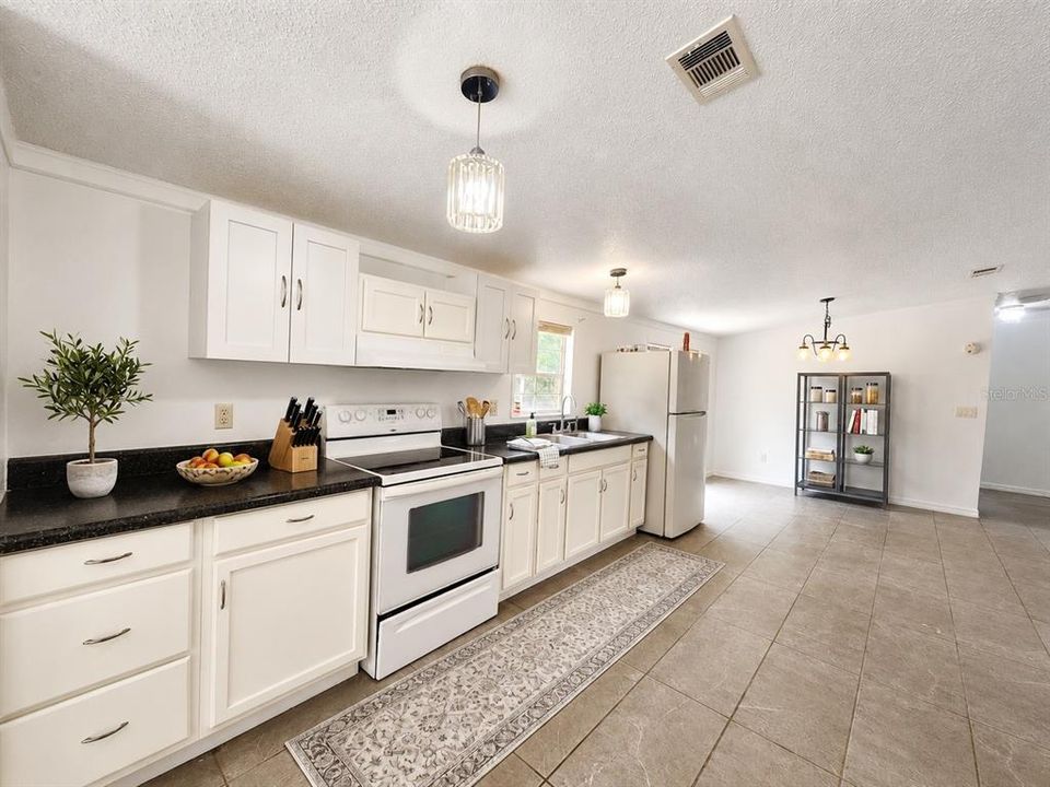 For Sale: $140,000 (3 beds, 2 baths, 1248 Square Feet)