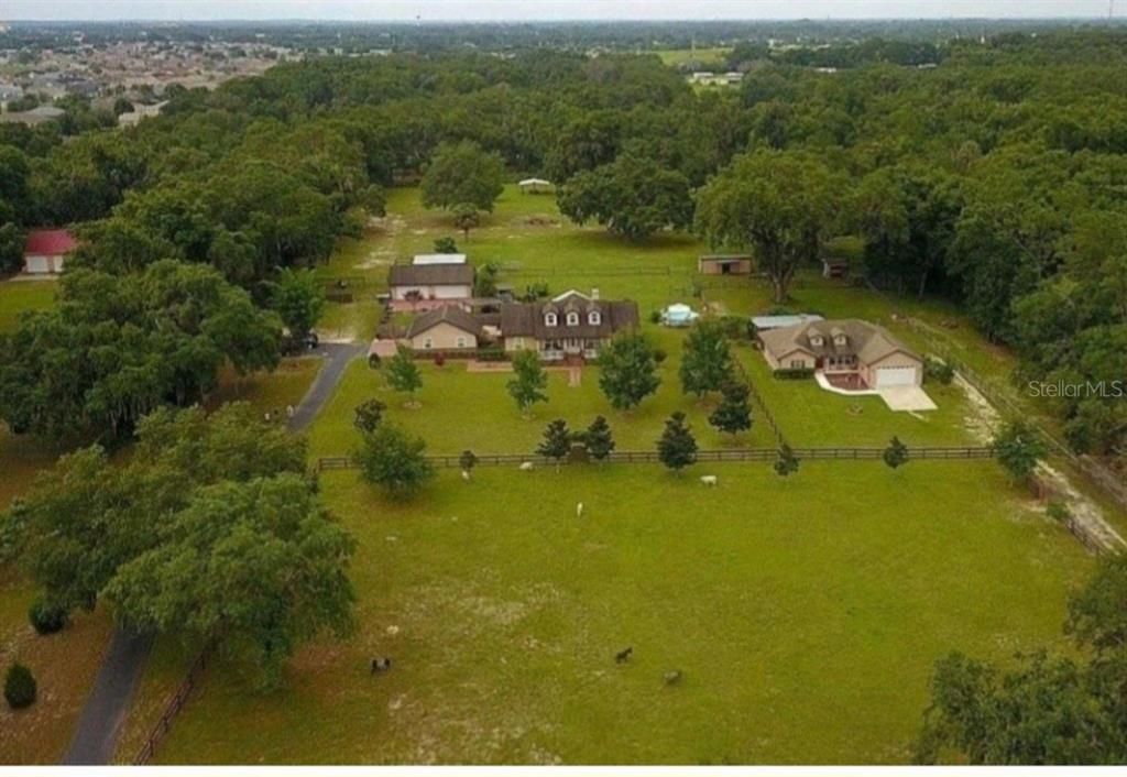 For Sale: $1,150,000 (6 beds, 4 baths, 3800 Square Feet)