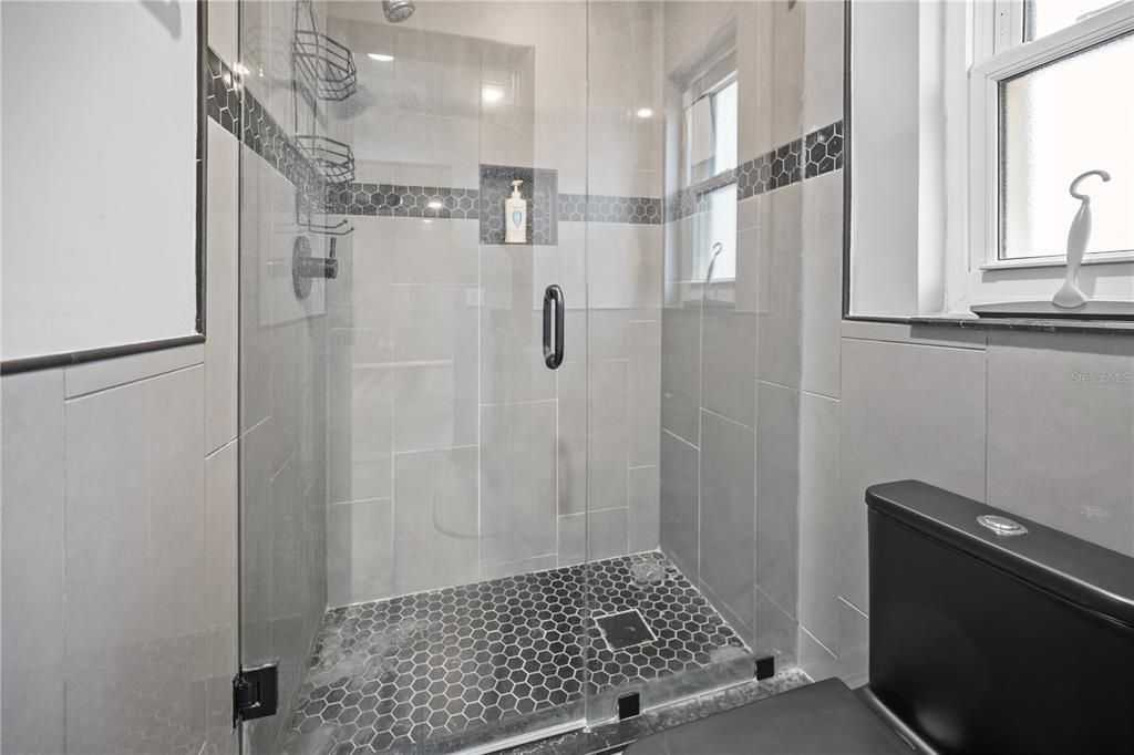 For Sale: $385,000 (3 beds, 2 baths, 1308 Square Feet)