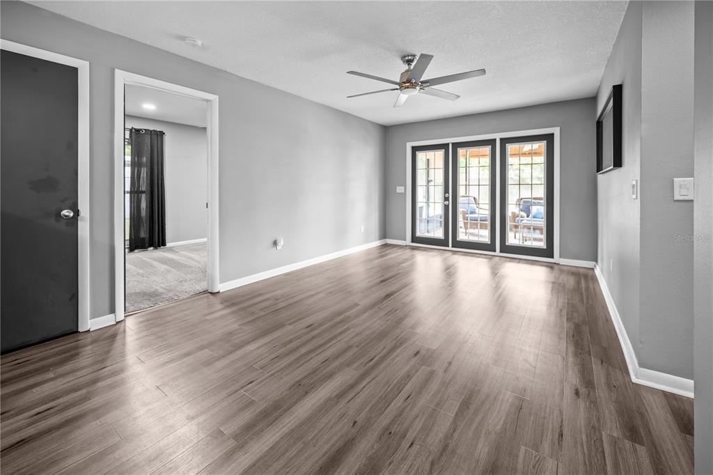 For Sale: $385,000 (3 beds, 2 baths, 1308 Square Feet)