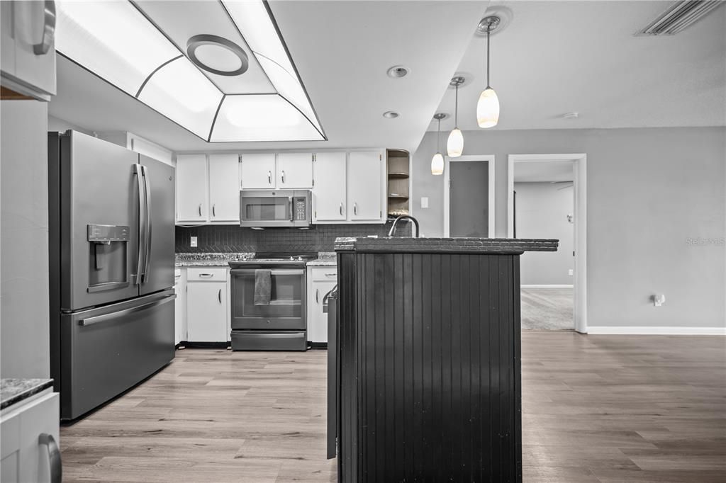 For Sale: $385,000 (3 beds, 2 baths, 1308 Square Feet)