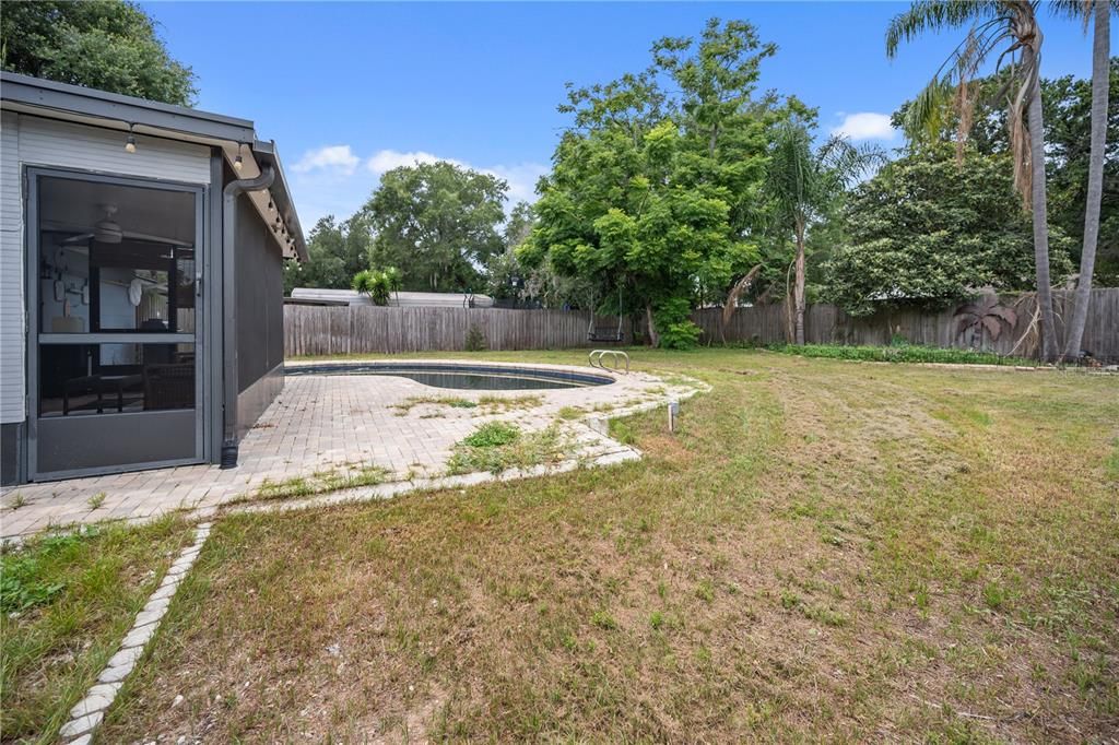 For Sale: $385,000 (3 beds, 2 baths, 1308 Square Feet)