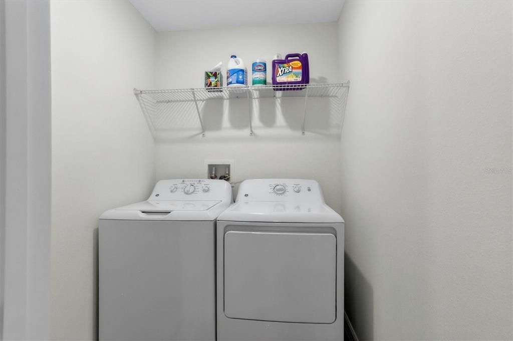 Activo con contrato: $2,200 (3 camas, 2 baños, 1634 Pies cuadrados)