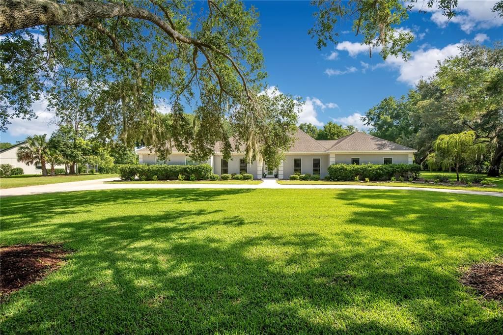 En Venta: $920,000 (4 camas, 3 baños, 3712 Pies cuadrados)