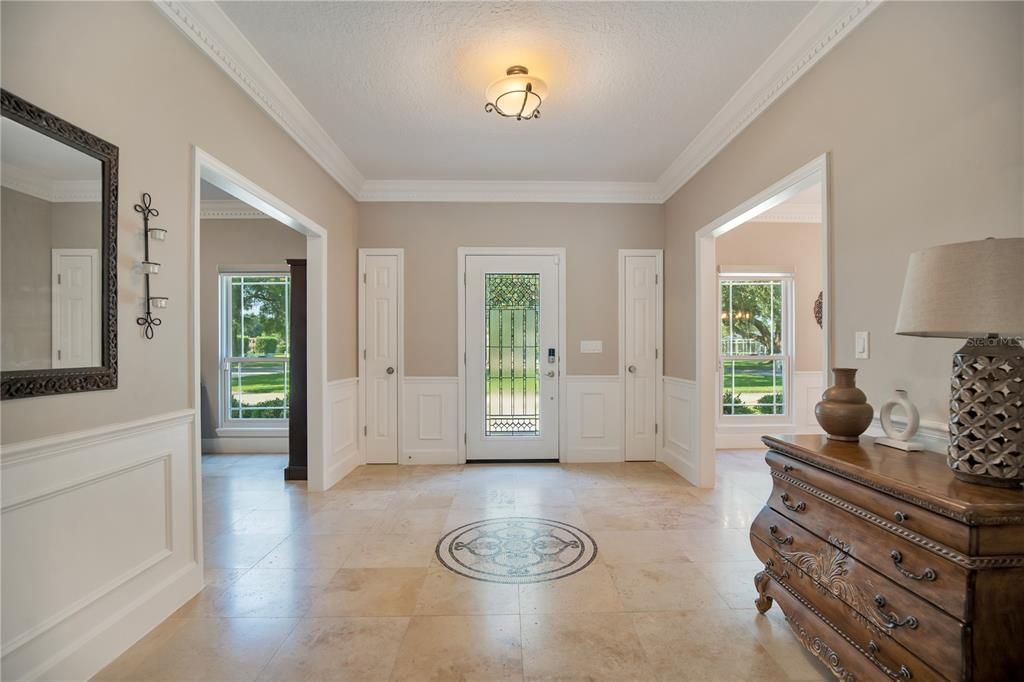En Venta: $920,000 (4 camas, 3 baños, 3712 Pies cuadrados)