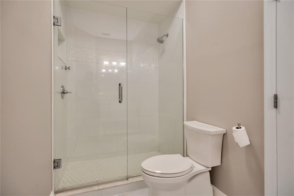 En Venta: $920,000 (4 camas, 3 baños, 3712 Pies cuadrados)