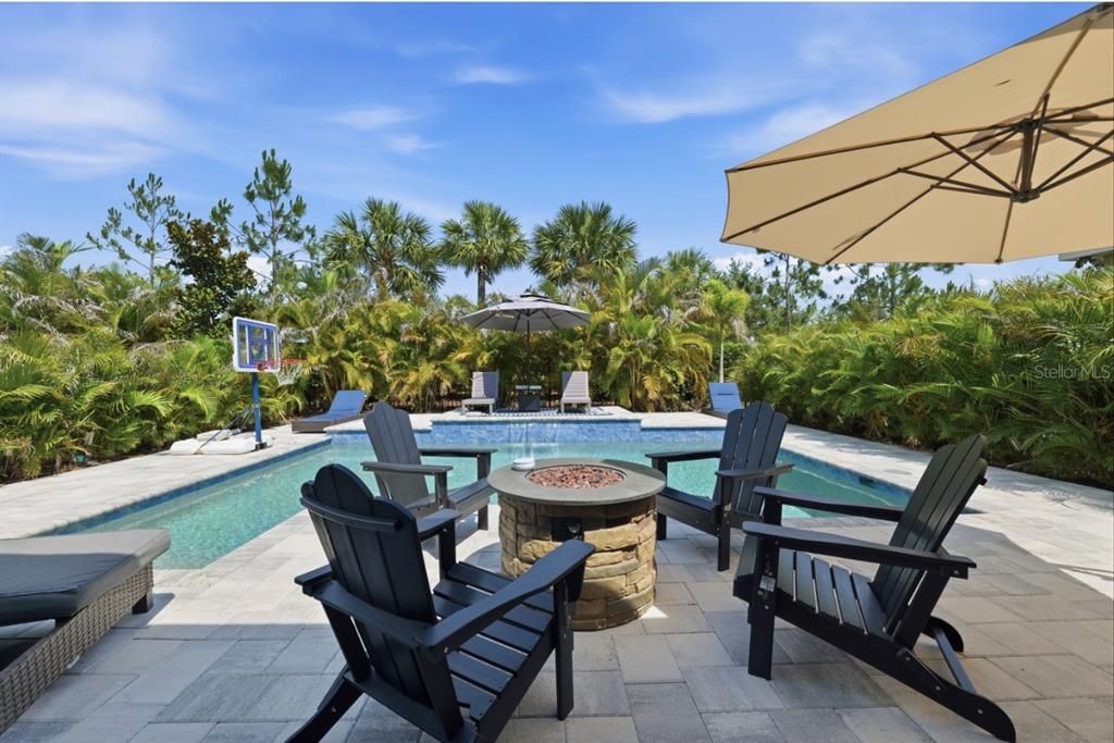 For Sale: $649,900 (4 beds, 2 baths, 2329 Square Feet)