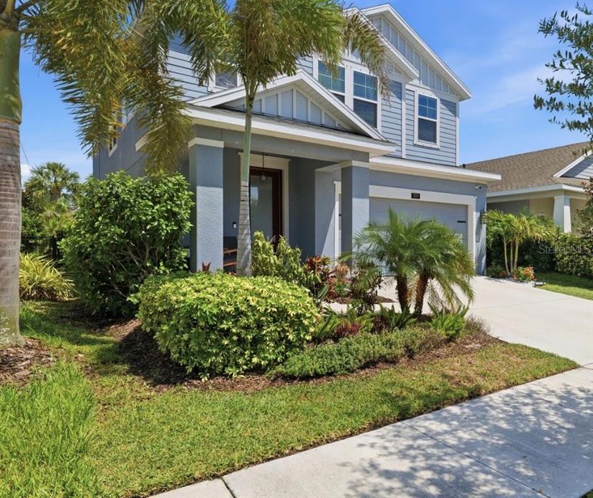For Sale: $649,900 (4 beds, 2 baths, 2329 Square Feet)