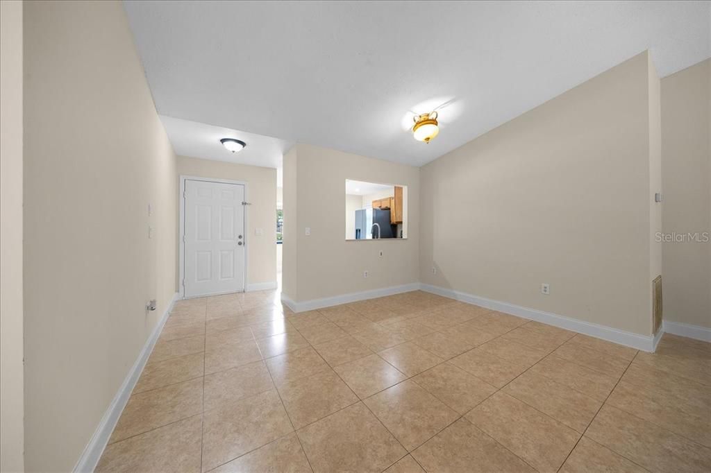 En Venta: $235,000 (3 camas, 2 baños, 1380 Pies cuadrados)
