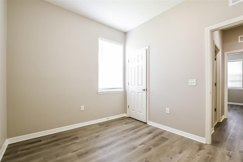 For Sale: $329,900 (3 beds, 2 baths, 1464 Square Feet)