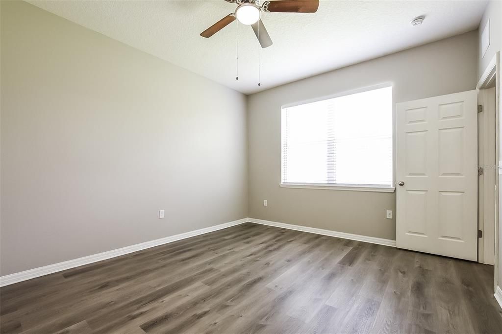 For Sale: $329,900 (3 beds, 2 baths, 1464 Square Feet)