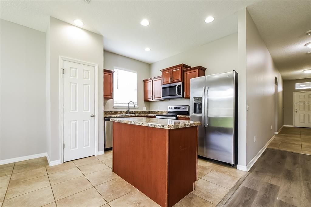 For Sale: $329,900 (3 beds, 2 baths, 1464 Square Feet)