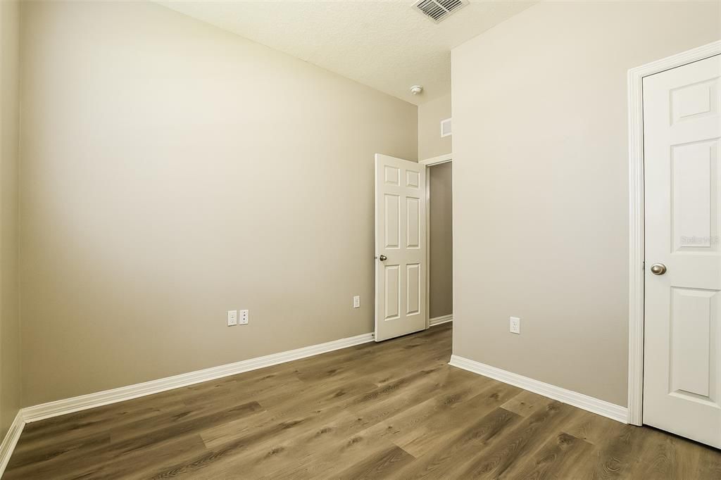 For Sale: $329,900 (3 beds, 2 baths, 1464 Square Feet)