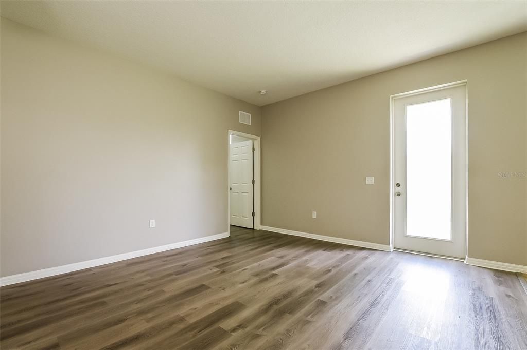 For Sale: $329,900 (3 beds, 2 baths, 1464 Square Feet)