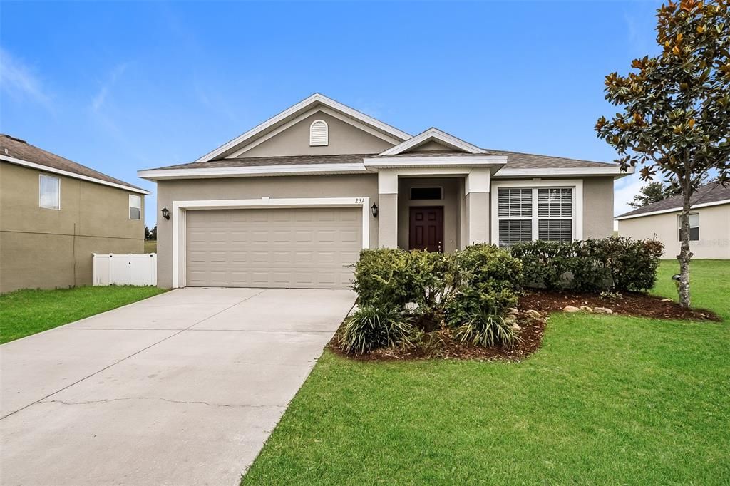 For Sale: $329,900 (3 beds, 2 baths, 1464 Square Feet)