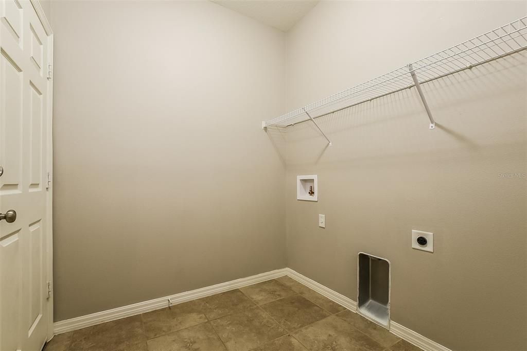 For Sale: $329,900 (3 beds, 2 baths, 1464 Square Feet)