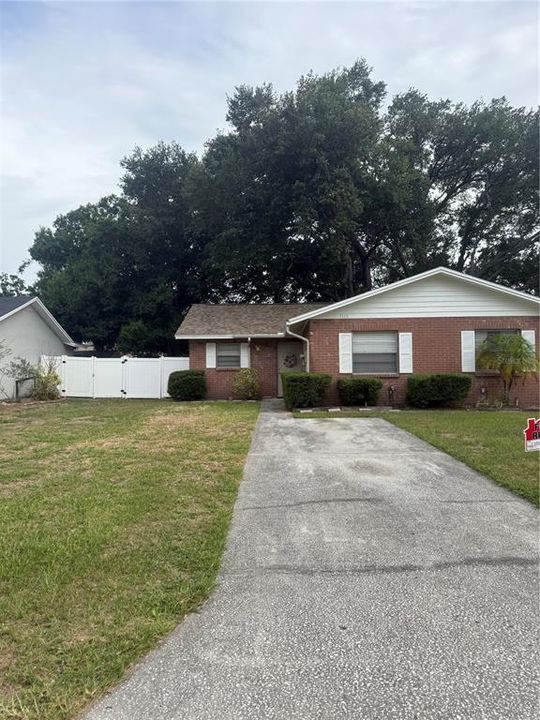 For Rent: $1,850 (2 beds, 1 baths, 804 Square Feet)
