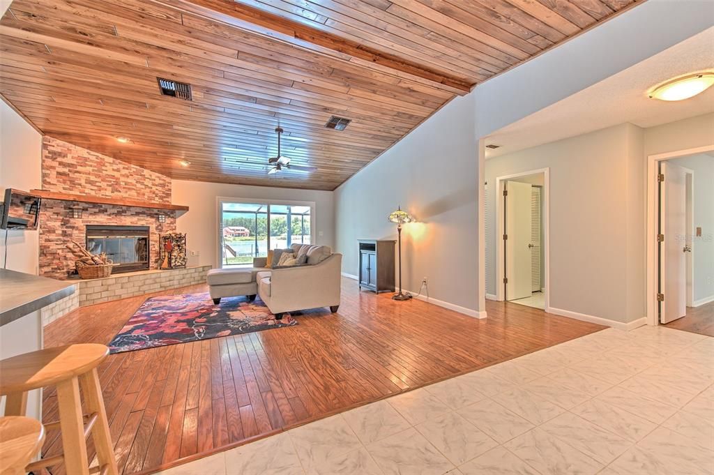 For Sale: $482,000 (3 beds, 2 baths, 1594 Square Feet)