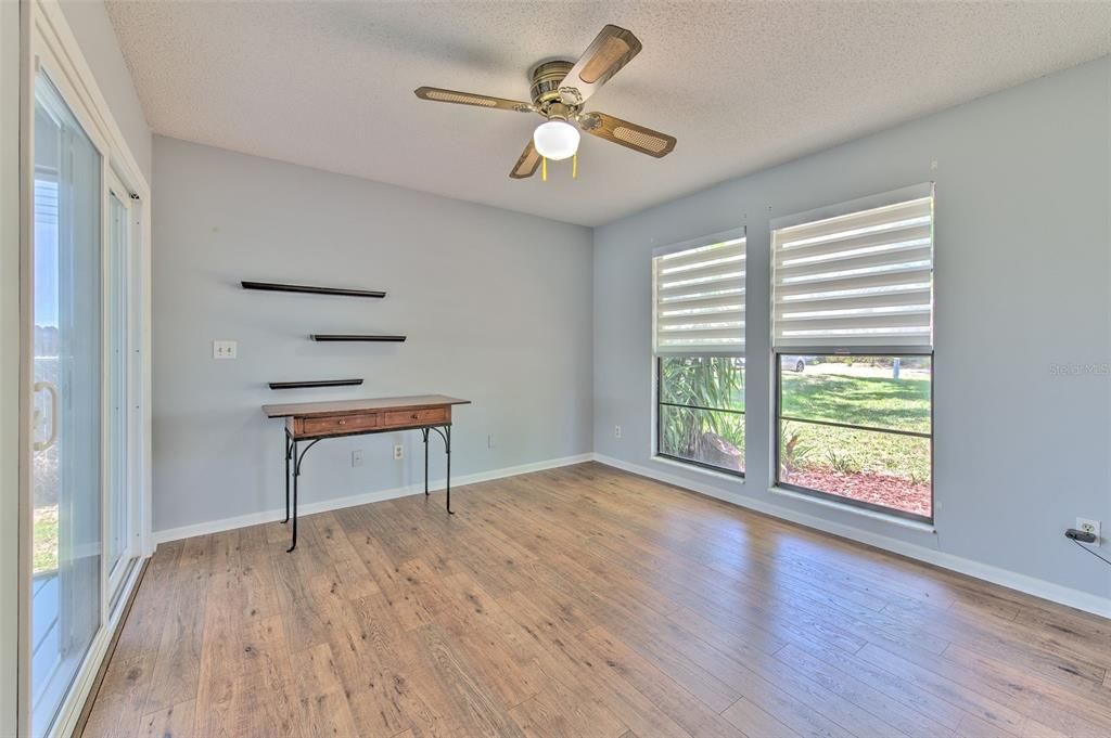 For Sale: $482,000 (3 beds, 2 baths, 1594 Square Feet)