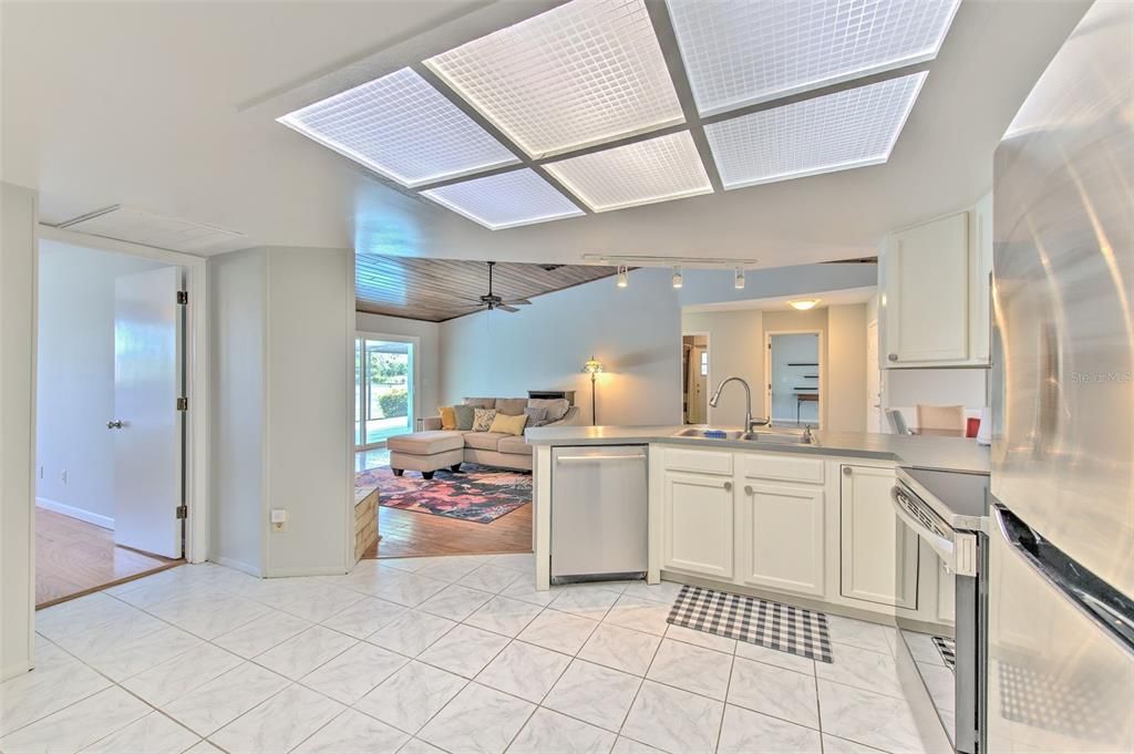 For Sale: $482,000 (3 beds, 2 baths, 1594 Square Feet)