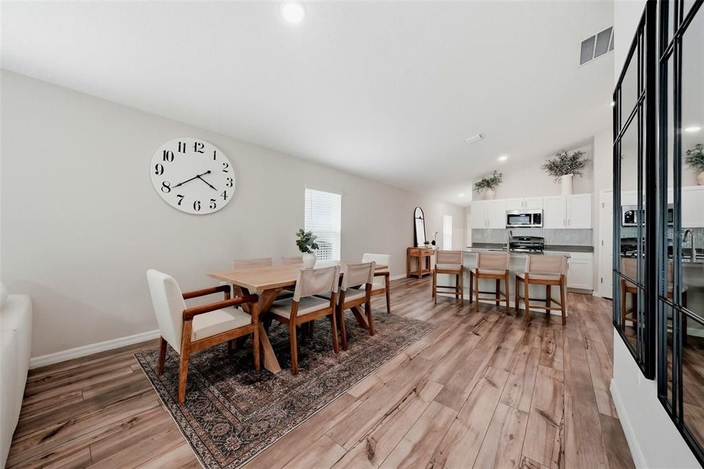 For Sale: $399,999 (3 beds, 2 baths, 1615 Square Feet)