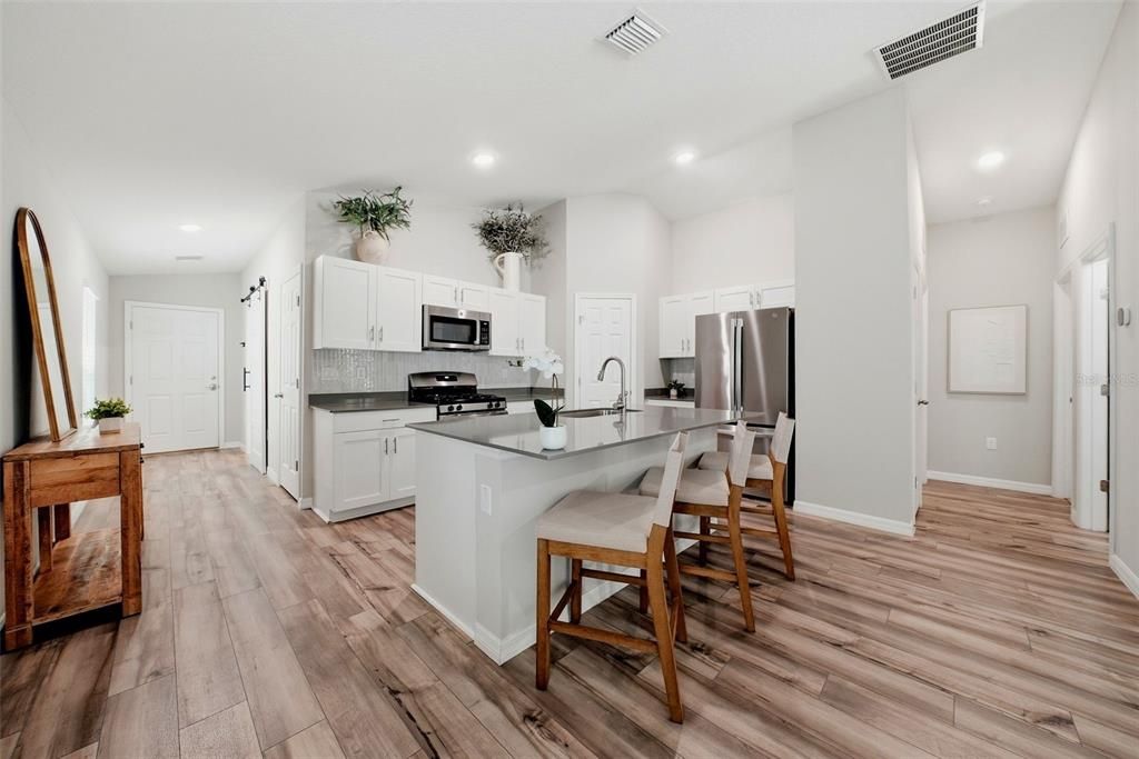 For Sale: $399,999 (3 beds, 2 baths, 1615 Square Feet)