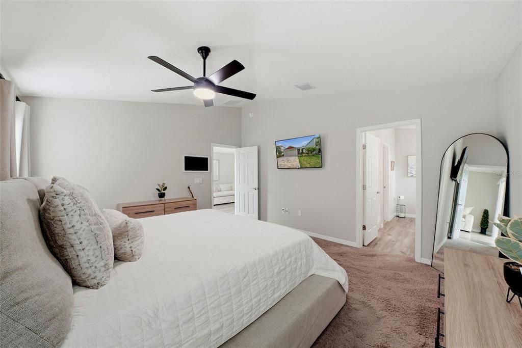 For Sale: $399,999 (3 beds, 2 baths, 1615 Square Feet)