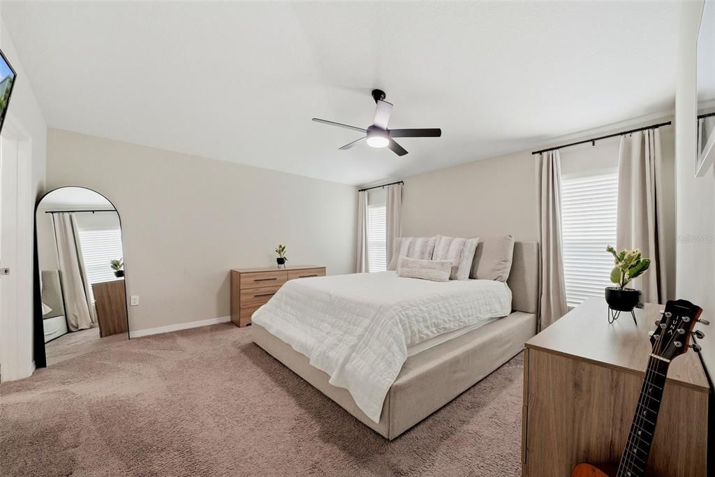 For Sale: $399,999 (3 beds, 2 baths, 1615 Square Feet)
