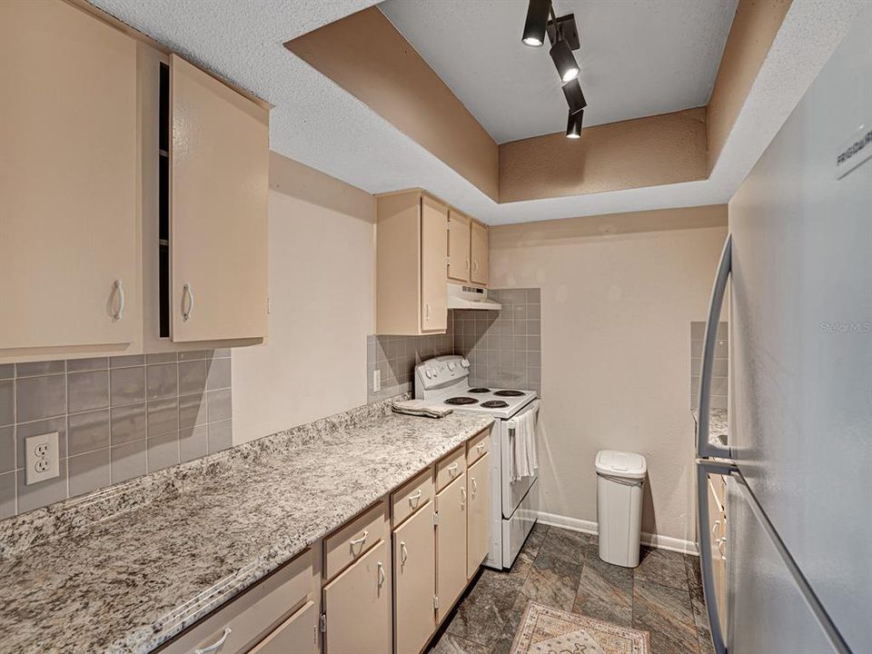 For Sale: $165,000 (3 beds, 1 baths, 922 Square Feet)