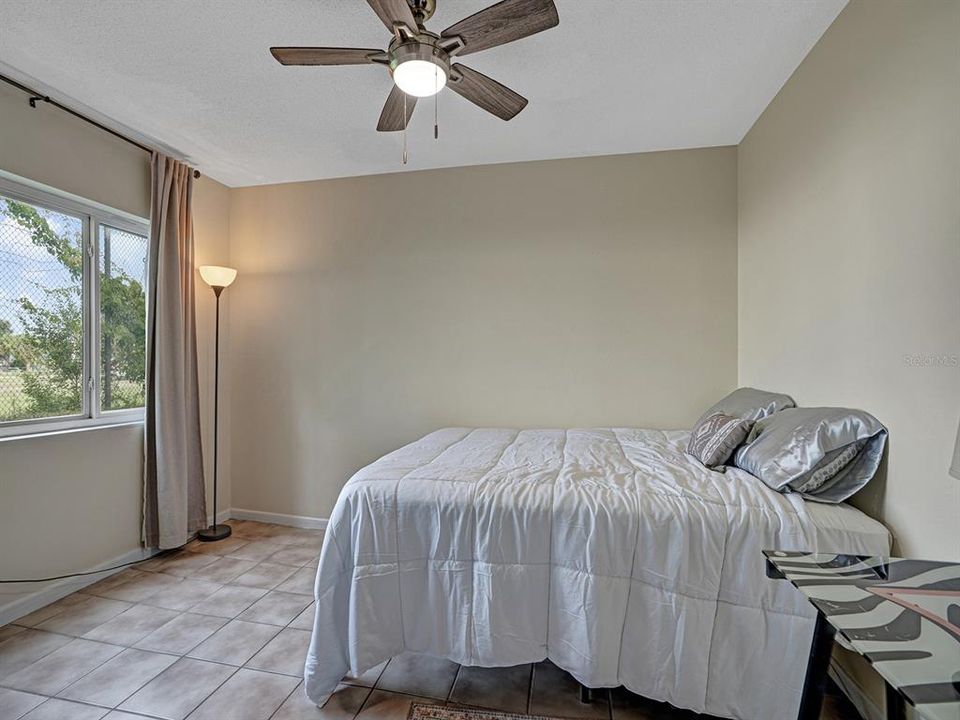 For Sale: $165,000 (3 beds, 1 baths, 922 Square Feet)