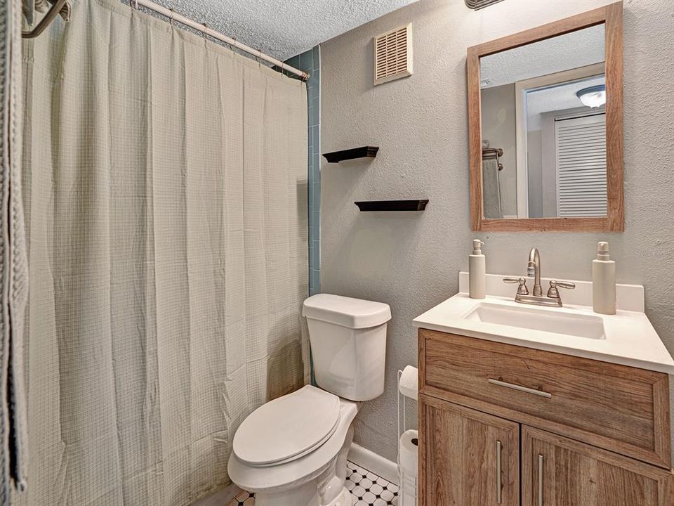 For Sale: $165,000 (3 beds, 1 baths, 922 Square Feet)