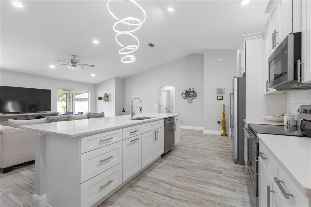 En Venta: $395,000 (3 camas, 2 baños, 2020 Pies cuadrados)