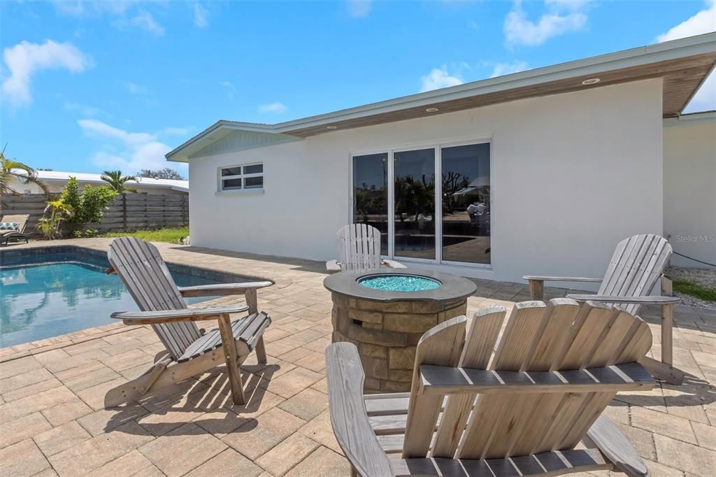 For Sale: $924,900 (3 beds, 2 baths, 1456 Square Feet)